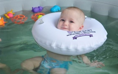 Cách dạy bơi cho con từ khi nhỏ